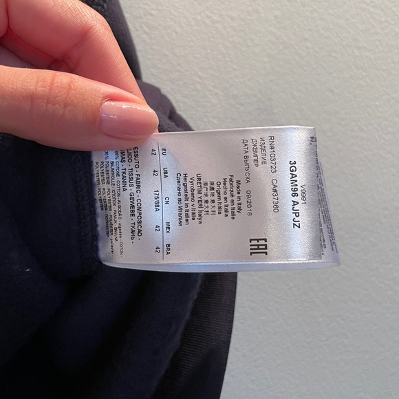 NWT Giorgio Armani “Gorgeous” Black Sweatshirt size EU 42 - Picture 10 of 10